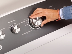 GE Appliances presenta su primer lavadora en español para clientes de EE. UU. GE Appliances presenta su primer lavadora en español para clientes de EE. UU.