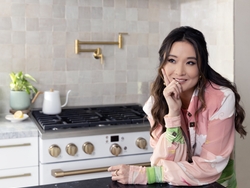 Ashley Park's "Stylish Serenity" CAFÉ Kitchen