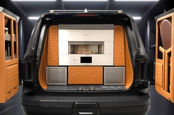 The Monogram GX is outfitted with a Monogram Hearth Oven that captures the performance of a wood-fired brick oven.