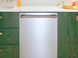 Recognized for its optimal wash and stunning design details, the CAFÉ™ CustomFit™ Dishwasher won the 2024 TWICE VIP Awards and the 2024 Architectural Digest Great Design Award. 