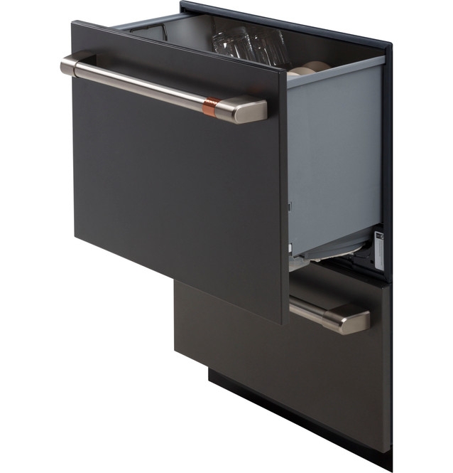 Offering two dishwasher drawers in the same space as a traditional dishwasher, the CAFÉ Dishwasher Double Drawer is the ultimate dishwashing dream.
