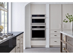 The Monogram 5-in-1 Oven with Advantium® Technology features flexible installation options.