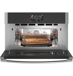 Owners of the 240-volt GE Profile Single Wall Oven can enjoy comfort food favorites like a three-layer lasagna, ready in just twenty-five minutes. 