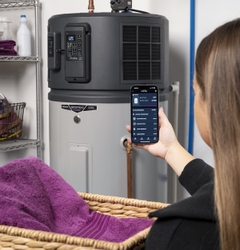 Smart features through the SmartHQ™ app gives owners total control, enabling them to monitor energy usage and costs, adjust temperature and capacity and set custom schedules. 