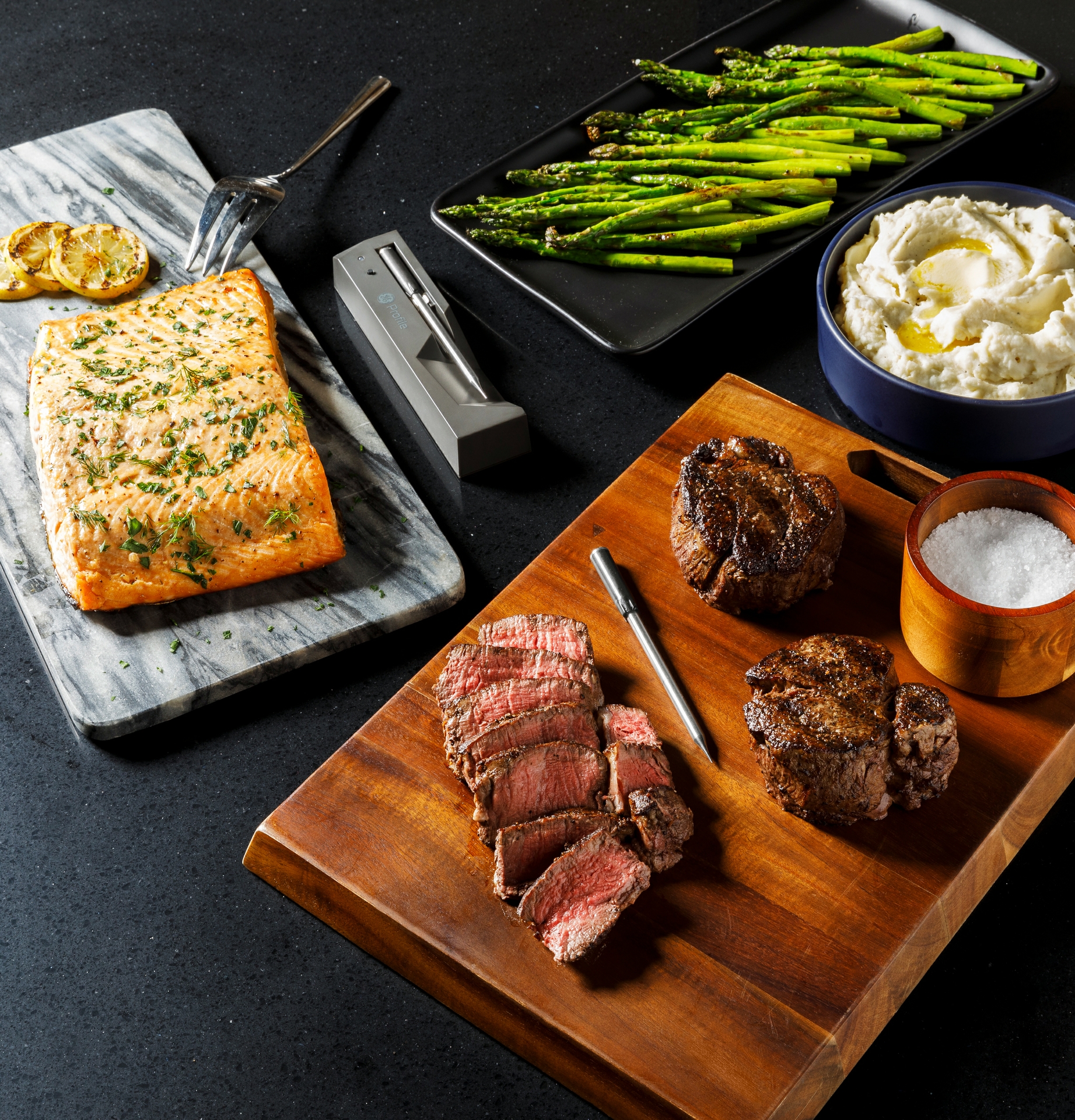 The Smart Probe offers expert guidance for a wide variety of foods from meat and seafood to casseroles.