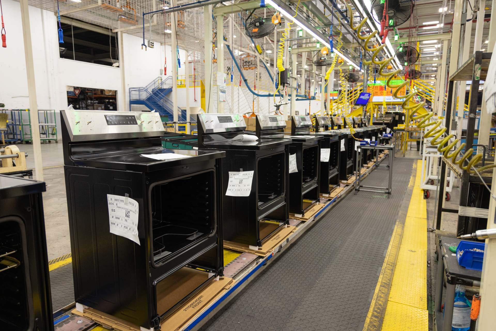 New GE, GE Profile and CAFÉ ranges being made on one of two new assembly lines at Roper Corporation, a wholly owned subsidiary of GE Appliances in LaFayette, GA. 