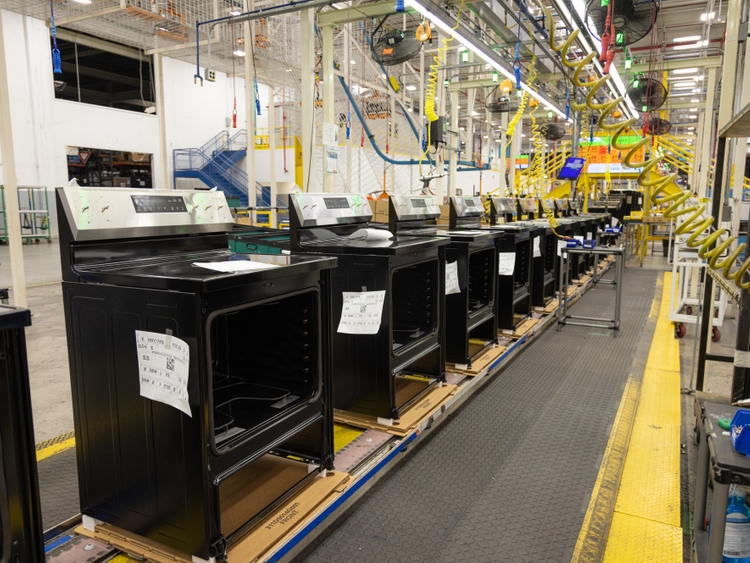 New GE, GE Profile and CAFÉ ranges being made on one of two new assembly lines at Roper Corporation, a wholly owned subsidiary of GE Appliances in LaFayette, GA. 