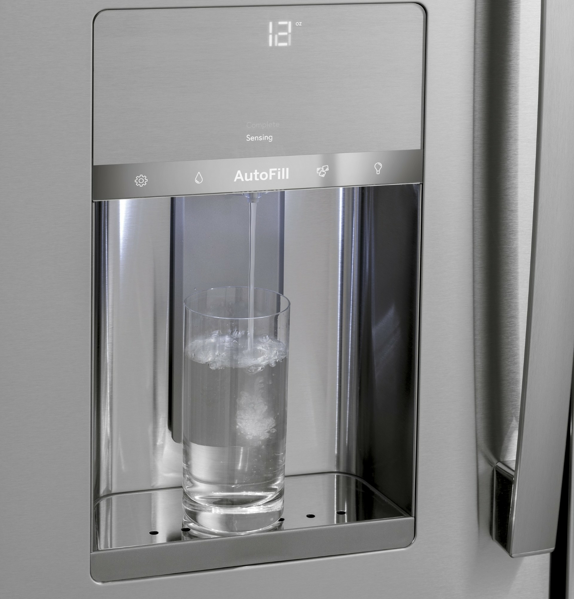 Premium Filtration: GE Genuine XWFE Filter is certified to reduce 50+ impurities including lead, chlorine, PFOA/PFOS, microplastics, arsenic, and select pharmaceuticals. (Impurities not necessarily found in all users’ water)