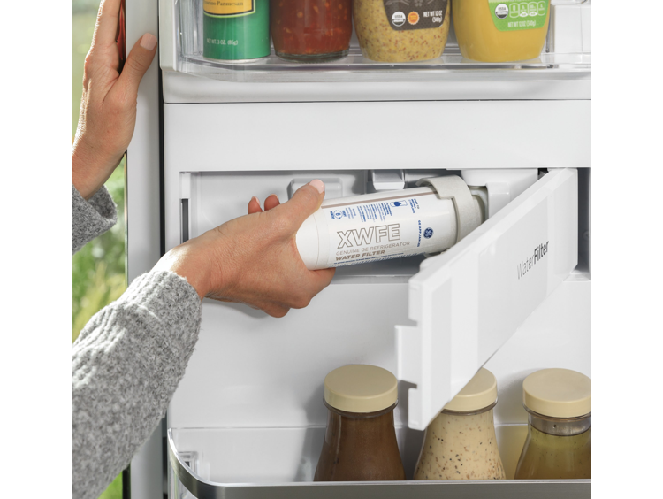 Six Month Filter Life with Easy Filter Replacement. Keep filtration at its best by replacing every 6 months or if water flow is noticeably reduced. Easily replace the filter with no tools or water shutoff required Six Month Filter Life with Easy Filter Replacement. Keep filtration at its best by replacing every 6 months or if water flow is noticeably reduced. Easily replace the filter with no tools or water shutoff required