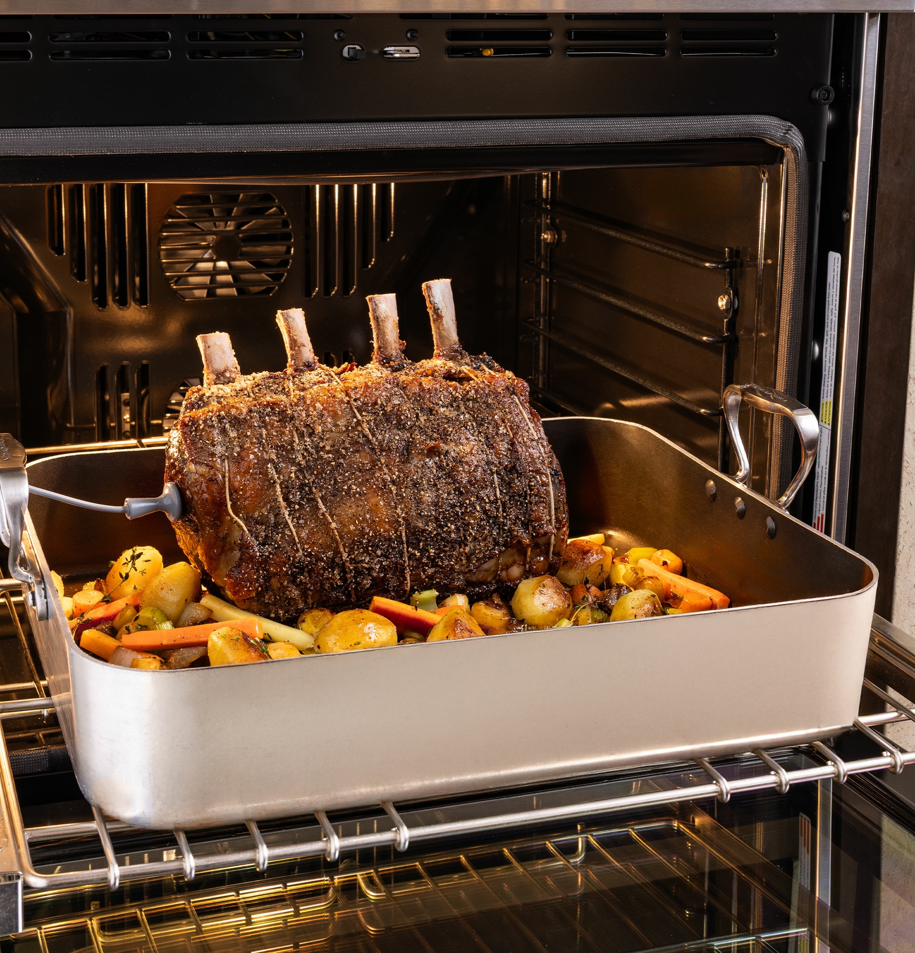 Monogram 30 Minimalist Single Smart Wall Oven with In-Oven Camera.