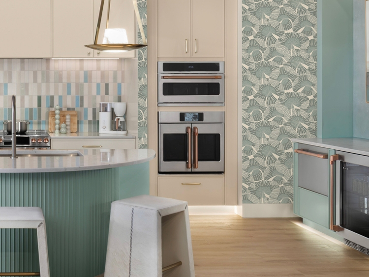 Chasing Paper and CAFÉ Partner for Vibrant New Wallpaper Collection for the Kitchen and Beyond Chasing Paper and CAFÉ Partner for Vibrant New Wallpaper Collection for the Kitchen and Beyond