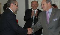 UNM, Mexican Consulate Sign Education MOU