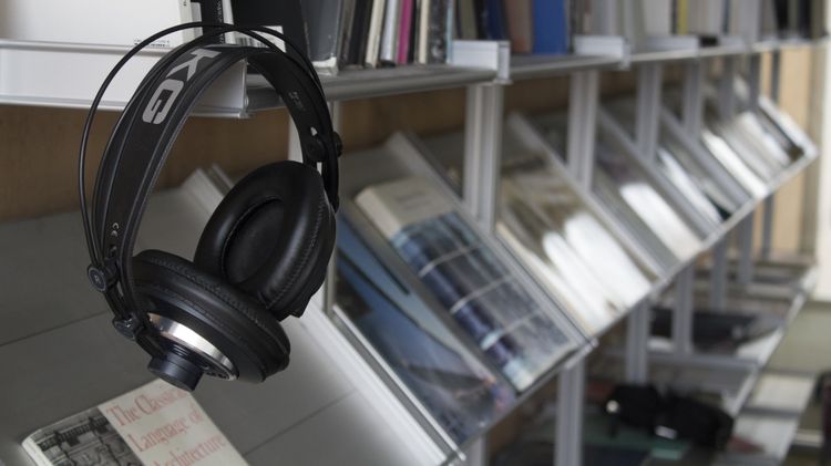 Beats between the stacks