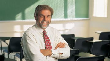 UNM alumnus returns with new education study 