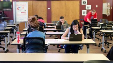 Incoming freshmen benefit from program aimed at cutting down course load