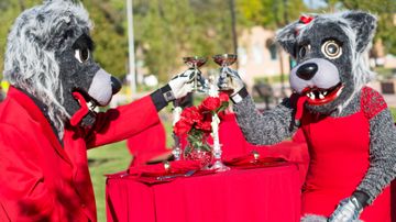 Diner en Rouge celebrates all things red during Homecoming 2017