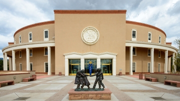 UNM professor co-authors report on New Mexico redistricting