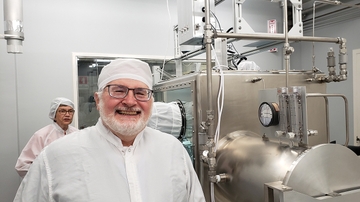UNM research professor wins prestigious award for planetary geology work 