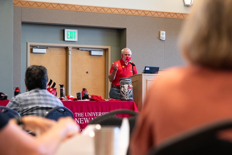 Provost Holloway welcomes attendees
