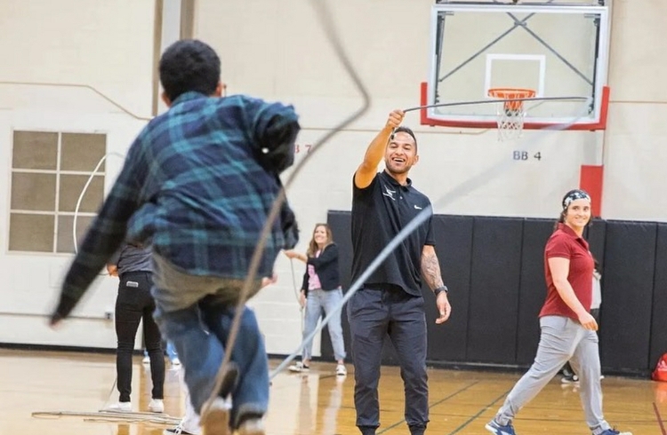 vasquez jumps rope with students