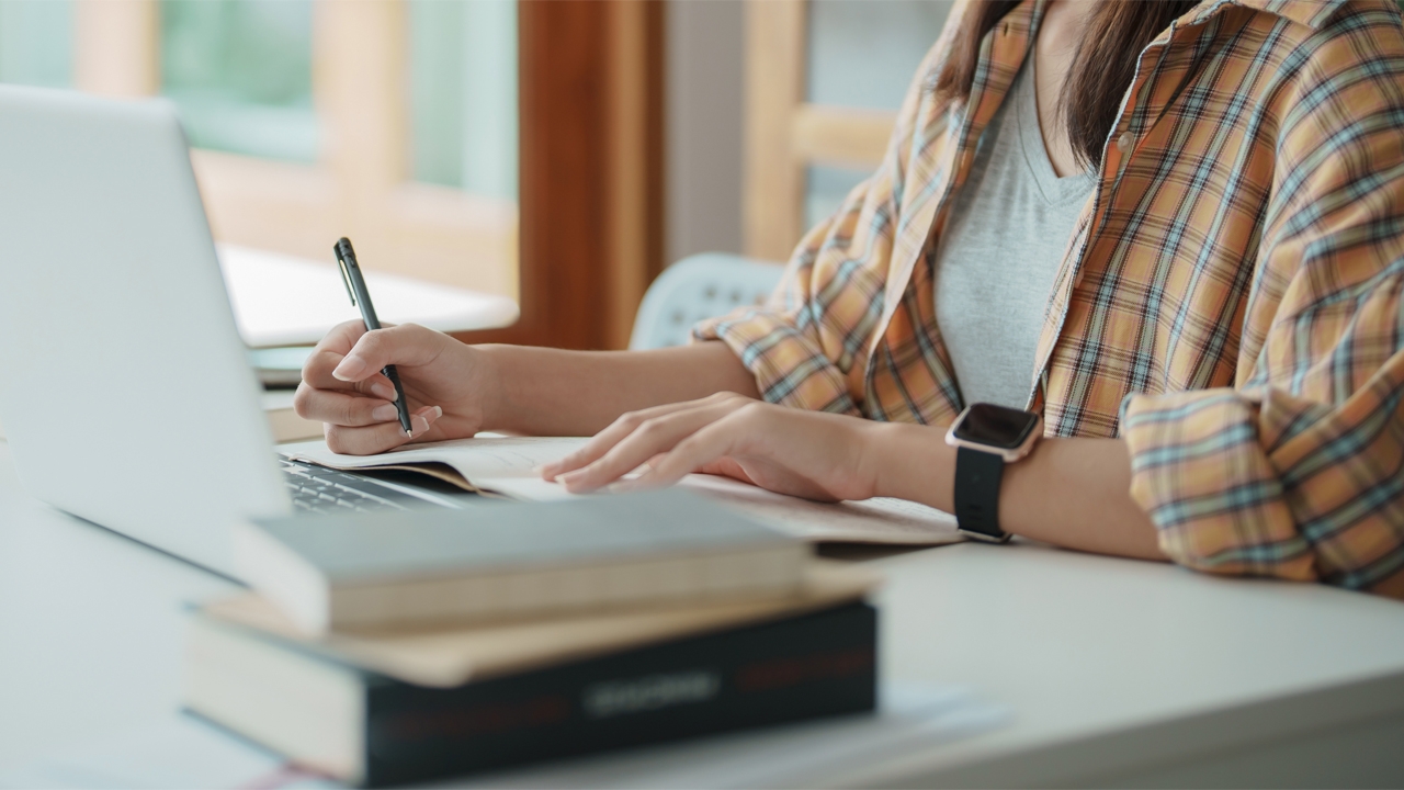 UNM Online honors faculty for excellence in Foundational Course Design