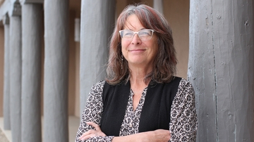 Above and beyond: UNM-Taos massage therapy director honored with state award