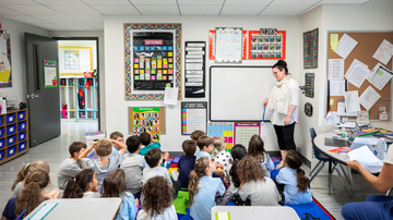 UNM teacher residency program earns national award for teacher education excellence