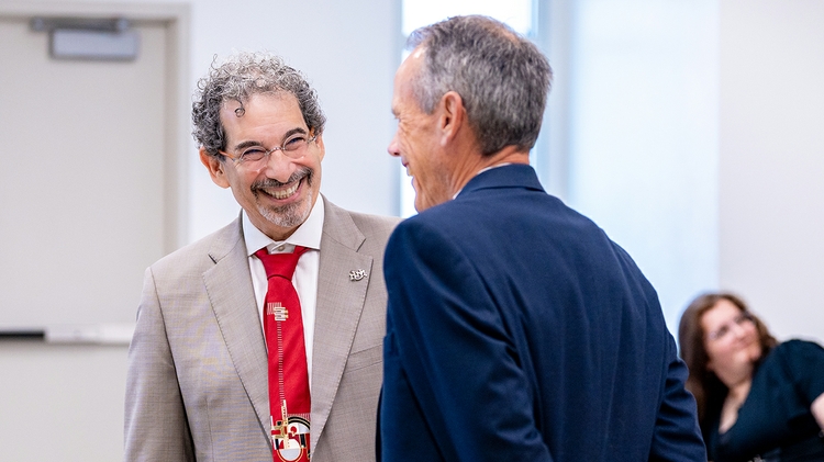 President Steve Goldstein meets with Executive Vice President of UNM Health Sciences