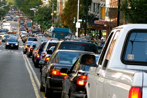 Traffic jam by Oran Viriyincy