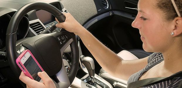teen-driver-distraction-780x380-780x380