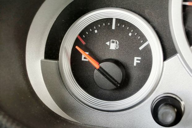 empty fuel gauge