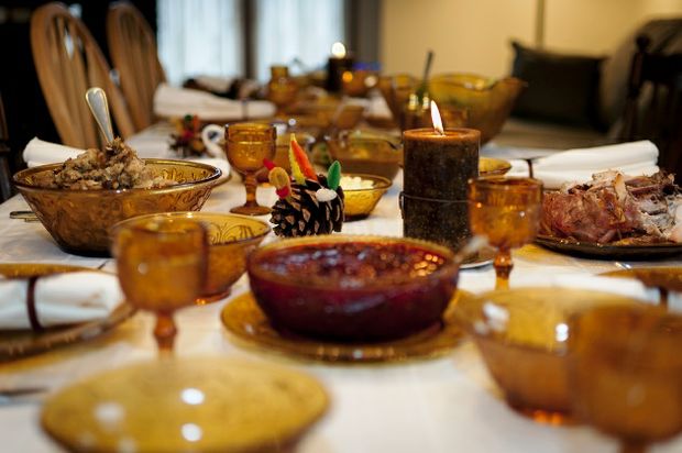 Thanksgiving table 