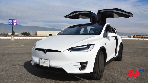 Tesla Model X - Doors Open Front