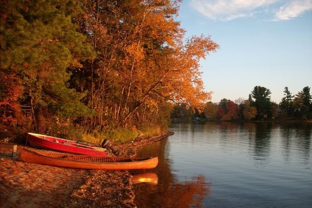 thanksgivingfallleavescanoeslake_8d0f309c-7aed-4130-94ba-d31d8aeba9ab-prv