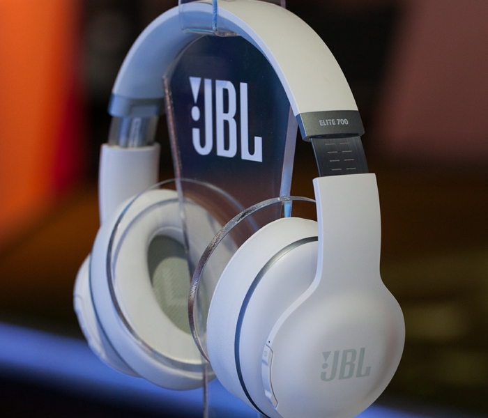 JBL Everest™ ELITE 700 OTA & Award-Winning SDK Features Deliver