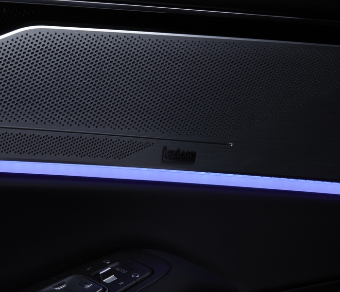 SUMMIT Next_Door_Panel_Details