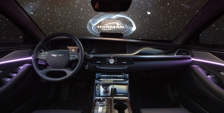 SUMMIT Next_INTERIOR_DASH_WITH_PROJECTION_OPTION_3