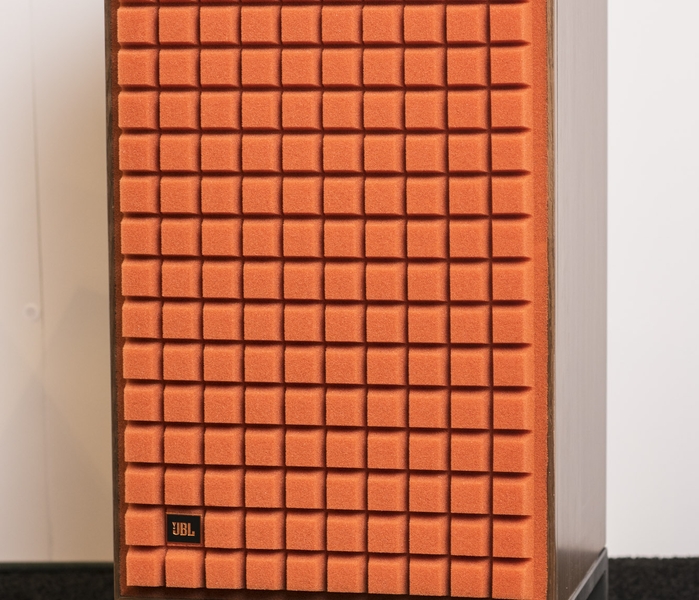 JBL L100