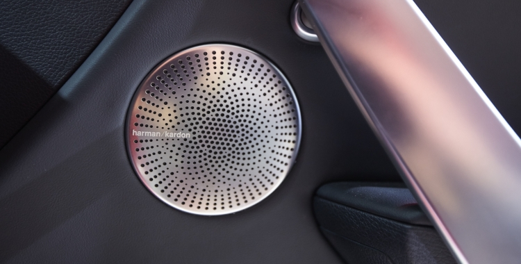 Kia_Stinger_Harman Kardon_Speaker Grille_2_201803061655