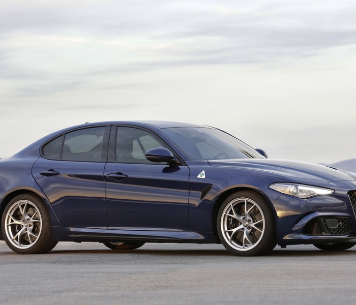 AlfaRomeo_Giulia-Quadrifoglio_HarmanKardon_40_201803061656