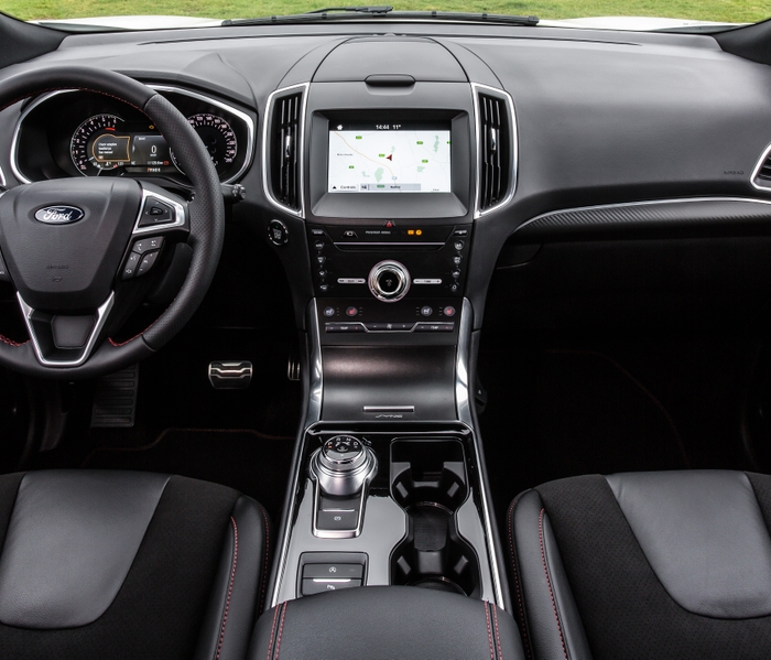 Ford_Edge_B_OPLAY_1_201803061702