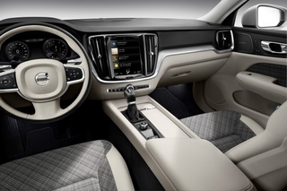 223531_New_Volvo_V60_interior