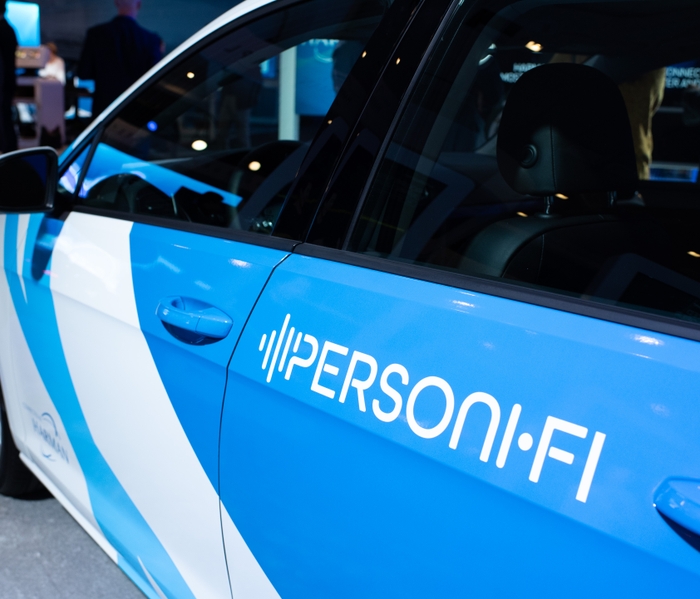 PersoniFi logo car
