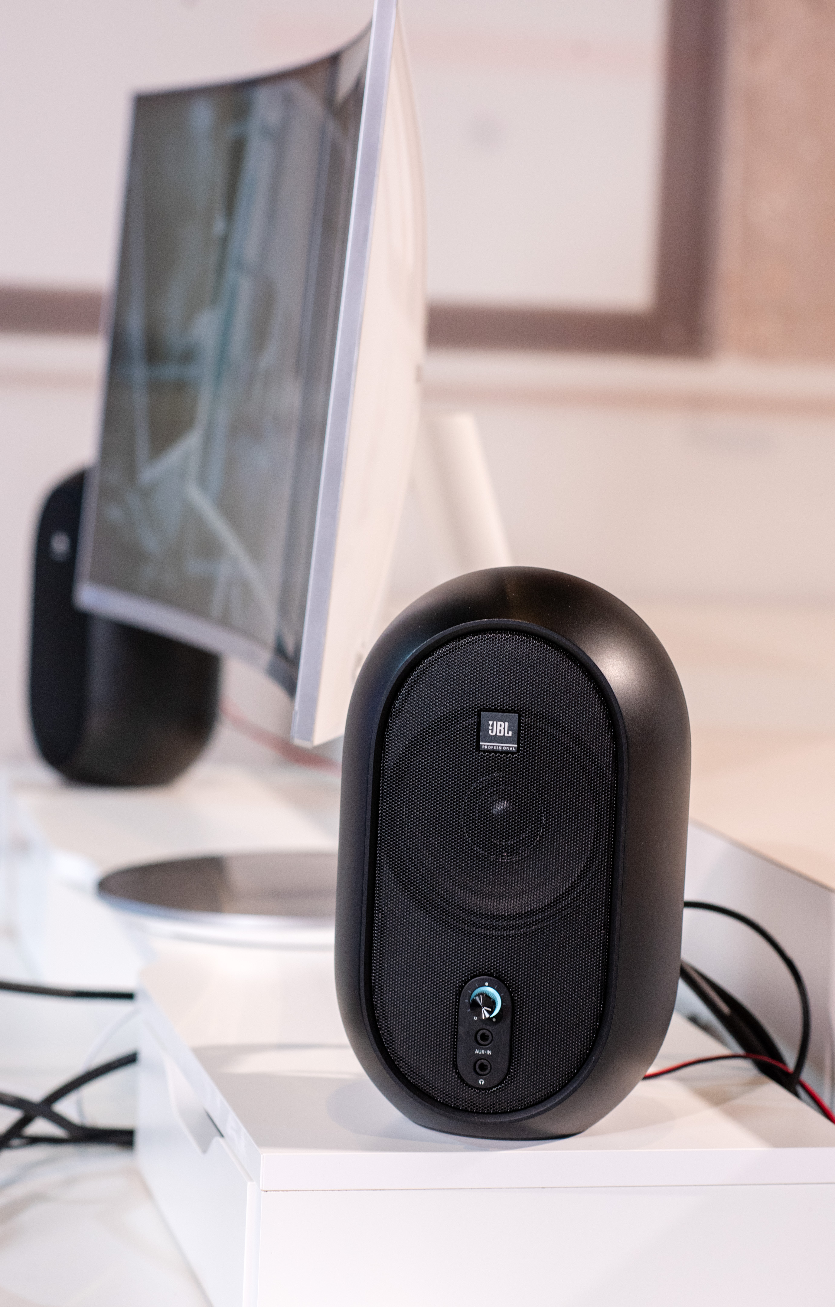Jbl Reference JBL Professional Introduces One Series 104 Compact Powered Reference ...