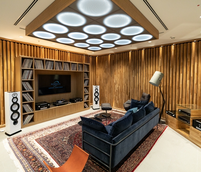 Luxury Studio_Listening Room_v1_201905130604