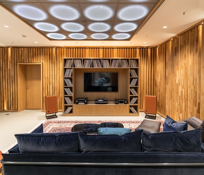 Luxury Studio_Listening Room_v3_201905130604
