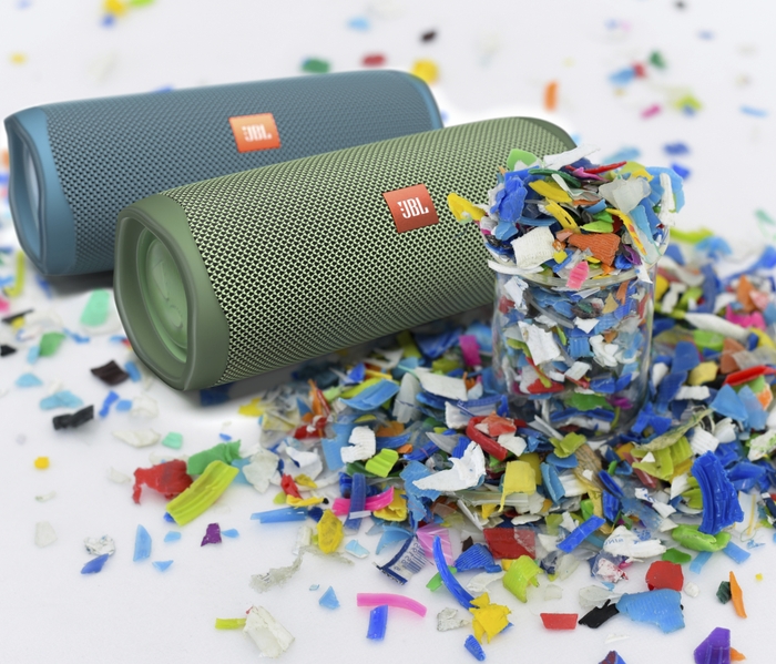 JBL Flip 5 Ocean_Forest eco edition lifestyle image_NEW