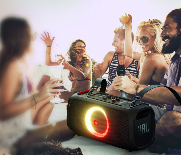 CH_JBL_PARTY_BOX_ON-THE-GO_Backlifestyle_20200601_RT_V1