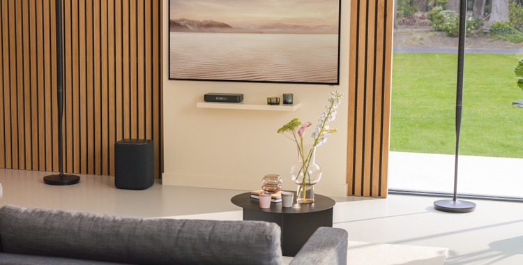 Harman Kardon Radiance 2400_Lifestyle Image
