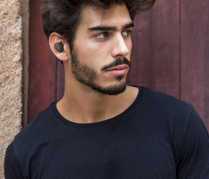 JBL Tune 130NC TWS_Lifestyle Image